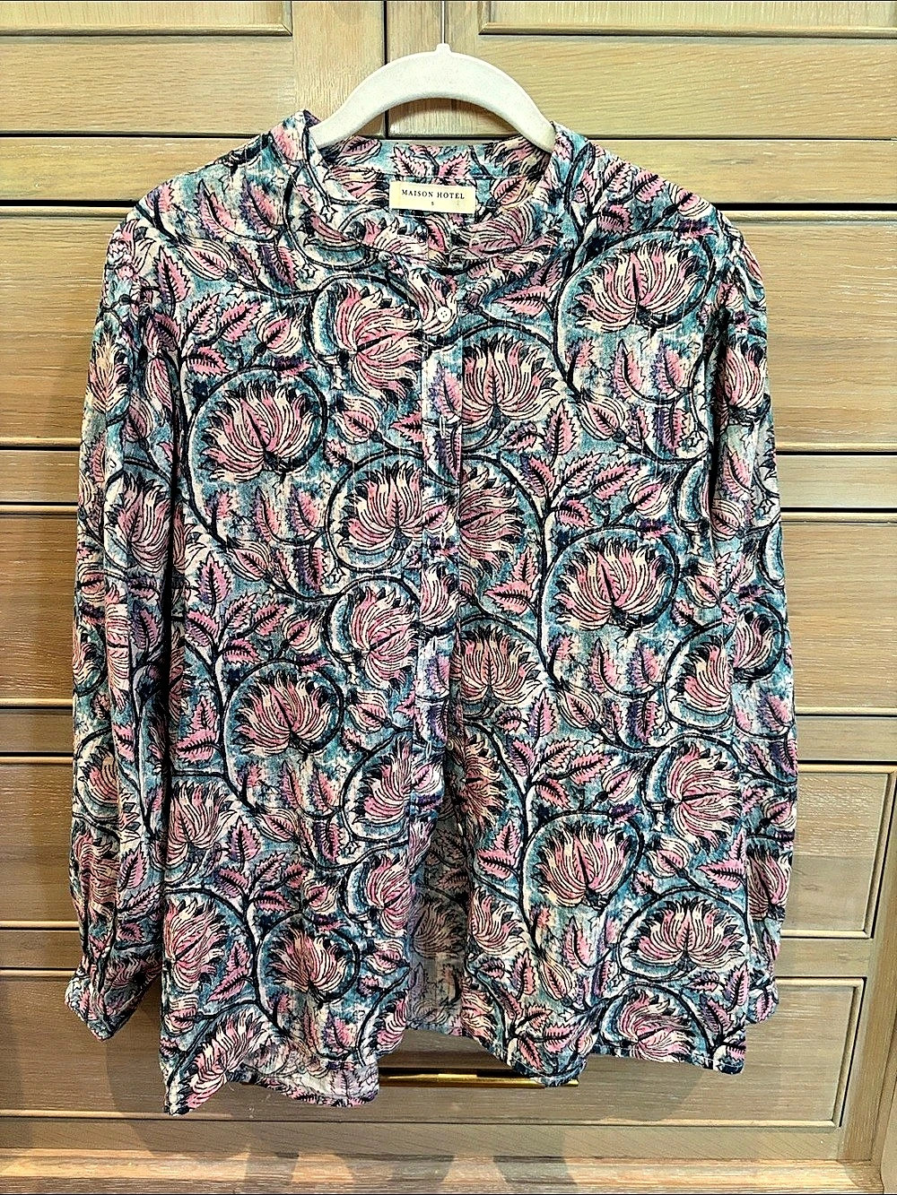 Maison Hotel Floral Button Down Shirt Blue & Pink Size Small